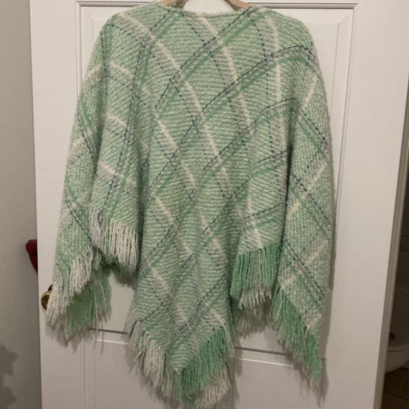SHAMROCK PONCHO Softie Alpaca Wool Blend Green Cheerful Boho Made in Ireland - Picture 9 of 16